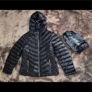 Calvin Klein Packable Lightweight Hooded Puffer Jacket